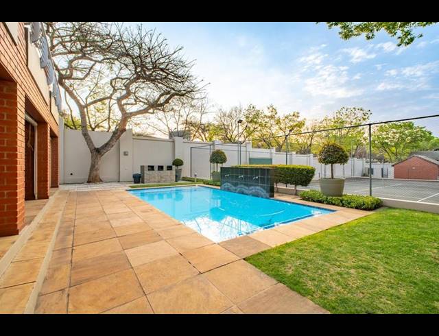 1 BEDROOM APARTMENT FOR SALE IN BRYANSTON